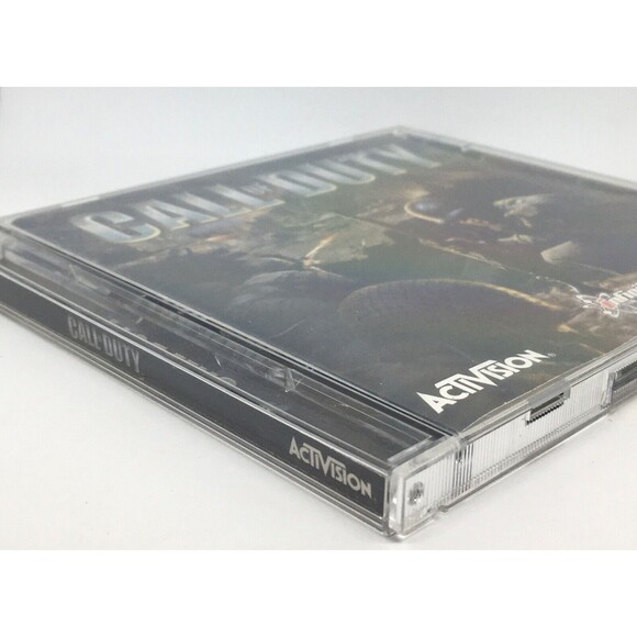 VTG Call of Duty PC 2003 Game Of The Year Edition 2 CDs Case Key Included VGUC - Picture 6 of 11
